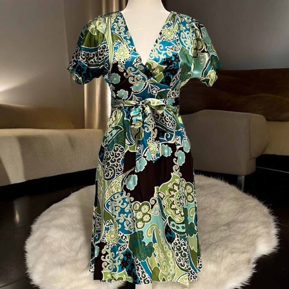 New Banana Republic Silk Wrap Classic Timeless Floral Midi Dress Multi Sz 2 NWOT